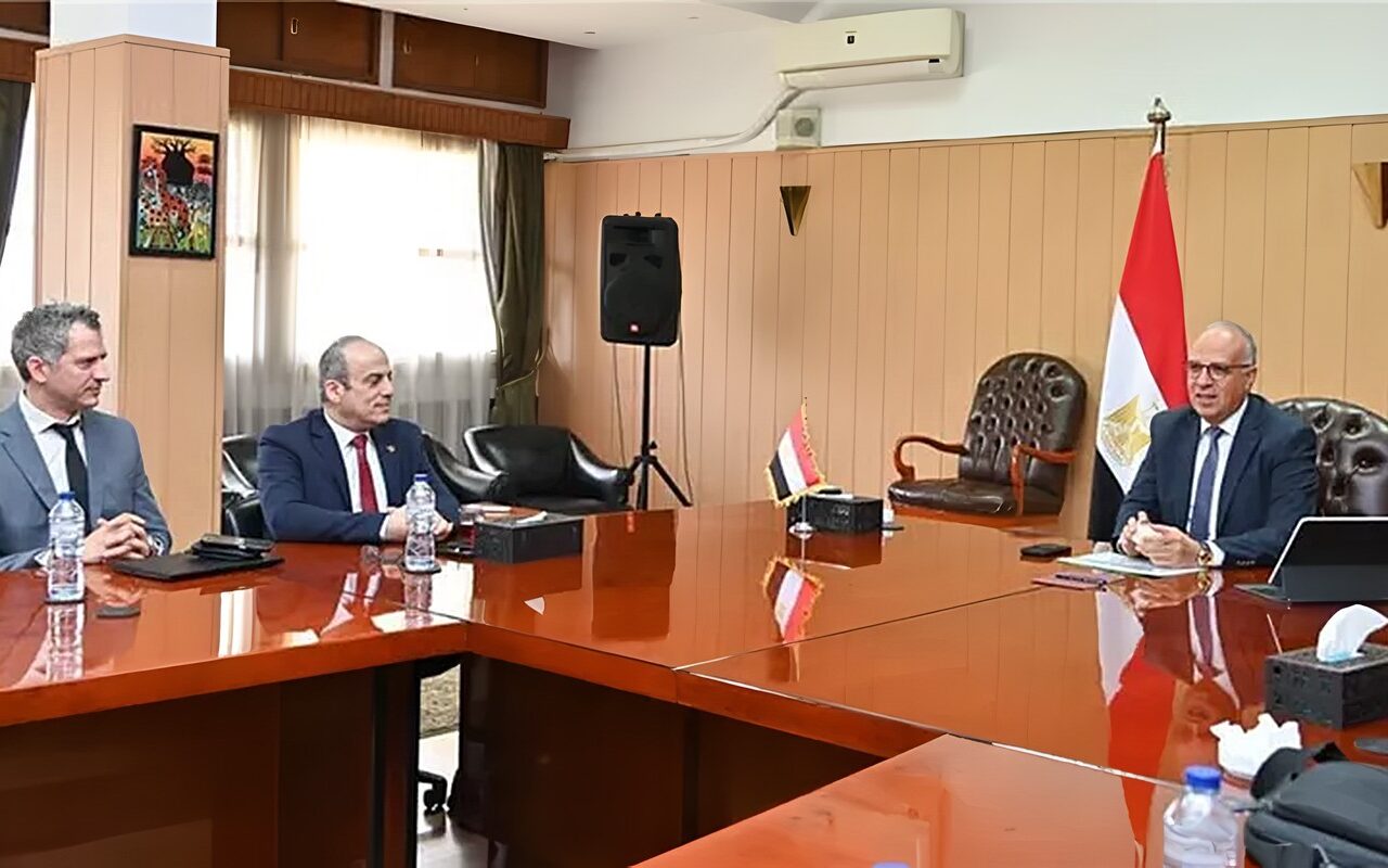 وزير الري تنفيذ أنشطة لمواجهة ندرة المياه وتحسين الإنتاج الزراعي بمحافظتي قنا وكفر الشيخ