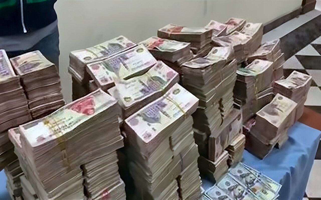 سقوط عنصر جنائي بتهمة غسل 30 مليون جنيه من حصيلة تجارة السلاح