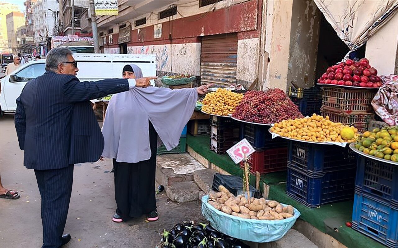 محافظ الدقهلية يتفقد السوق الحضاري بطلخا ويشدد على منع عودة الباعة الجائلين