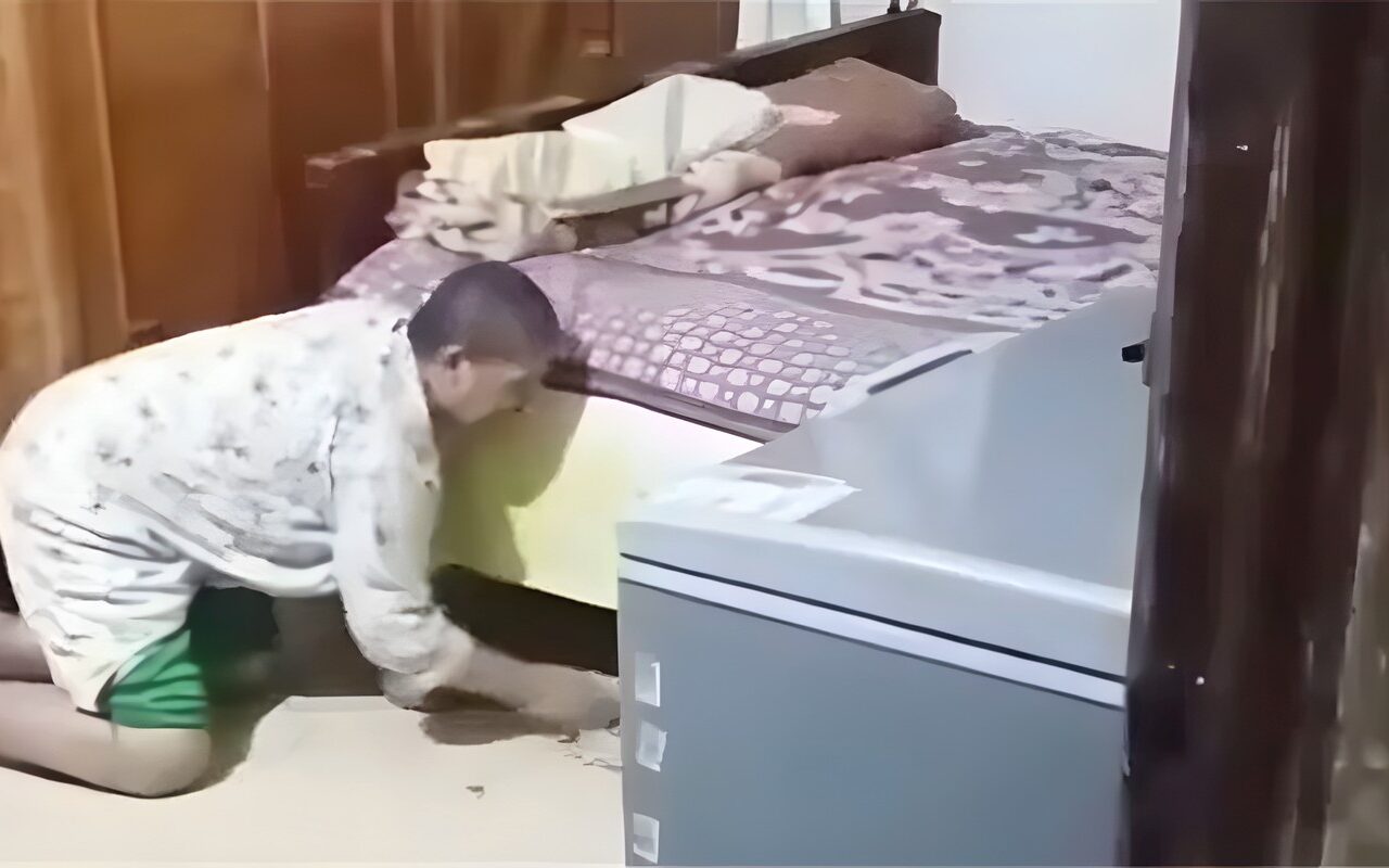 النيابة تأمر بحبس سيدة متهمة بالتعدي على شقيقتها من ذوي الهمم بالغربية