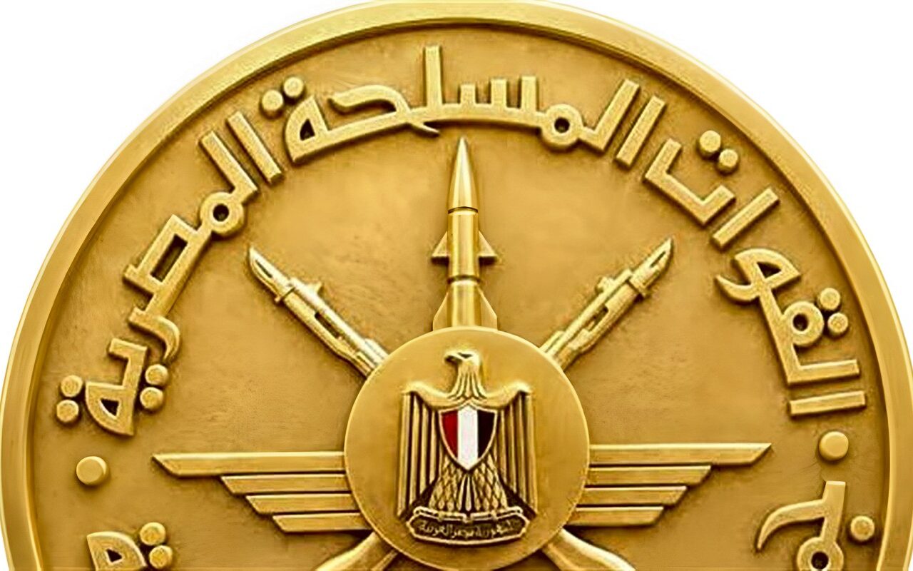 ​وزير الدفاع يشهد مشروعا تكتيكيا بالذخيرة الحية لإحدى وحدات الجيش الثاني الميداني