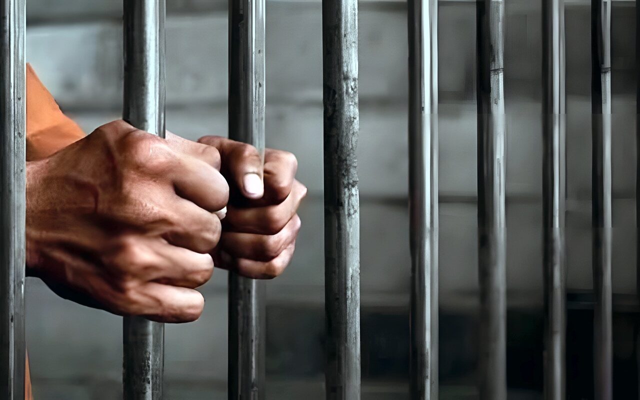 تحت تهديد السلاح، قرار جديد ضد المتهمين بالاستيلاء على سيارة بأكتوبر