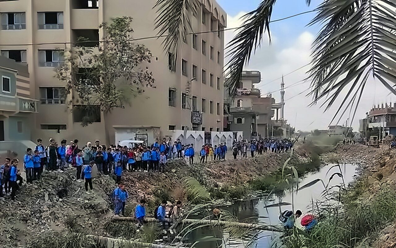 بعد أزمة «ماسورة» مطاوع عيسى، التلاميذ يواجهون الخطر نفسه بـ”الصفاصيف” في البحيرة