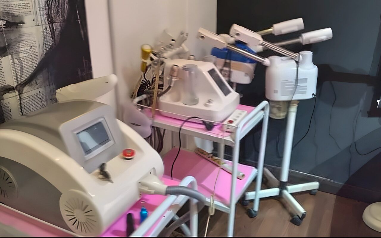 عملية تجميل انتهت بكفن، مأساة صيدلانية ماتت بمشرط طبيب غير مختص في الهرم