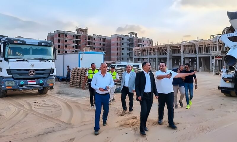 نائب رئيس المجتمعات العمرانية يتابع جودة ونسب تنفيذ مشروعات الإسكان ببدر والشروق