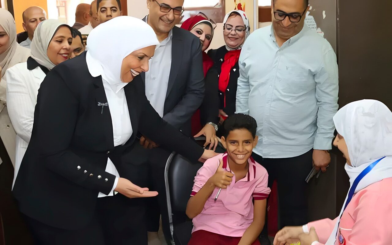 بتكليف من محافظ القليوبية.. السكرتير العام تفتتح حملة التطعيم ضد الحصبة والحصبة الألمانية