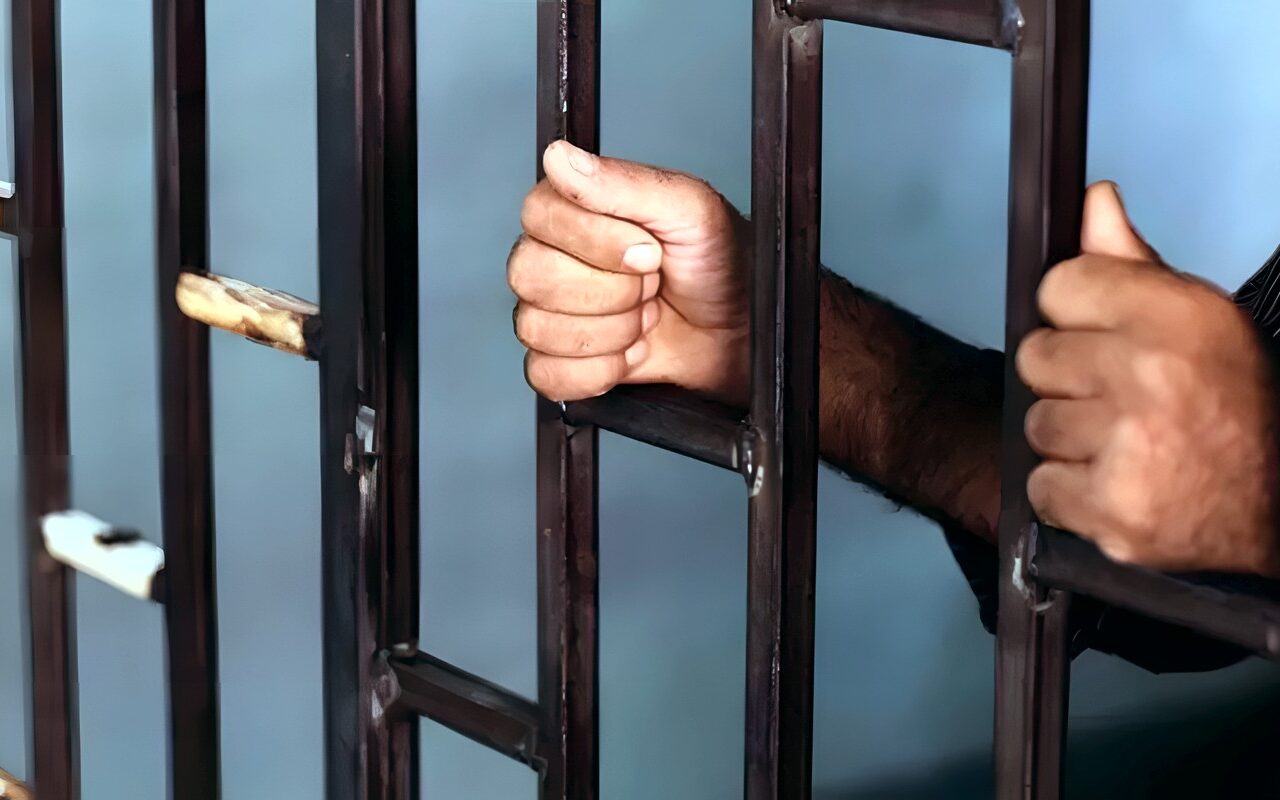 تجديد حبس تشكيل عصابي بتهمة النصب على مواطنين بقطع آثار مزيفة