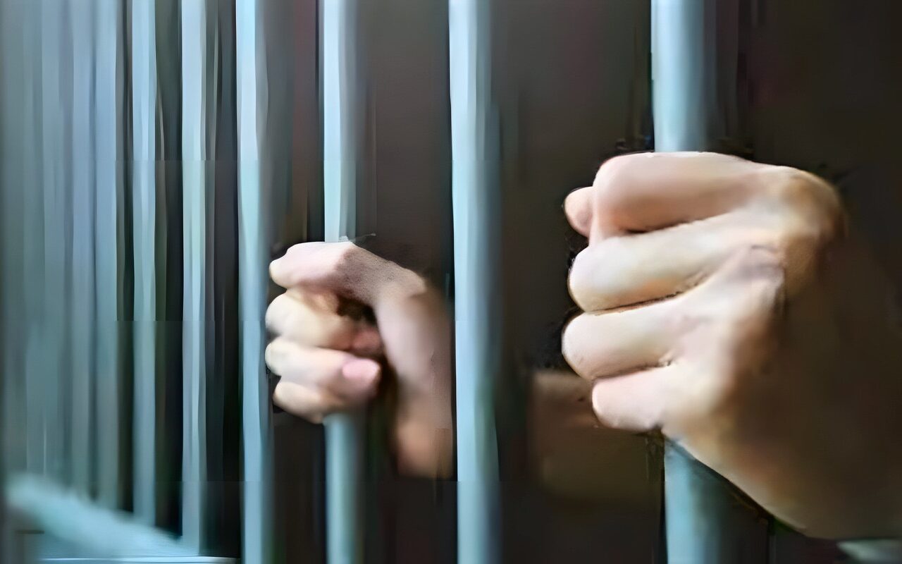سقطت بـ20 كيس شابو، المشدد 6 سنوات لتاجرة خردة في قنا