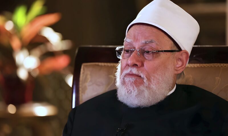 علي جمعة يشيد بمبادرة شيخ الأزهر لوقف الحروب ويدعو لتحرك عاجل لتطبيقها