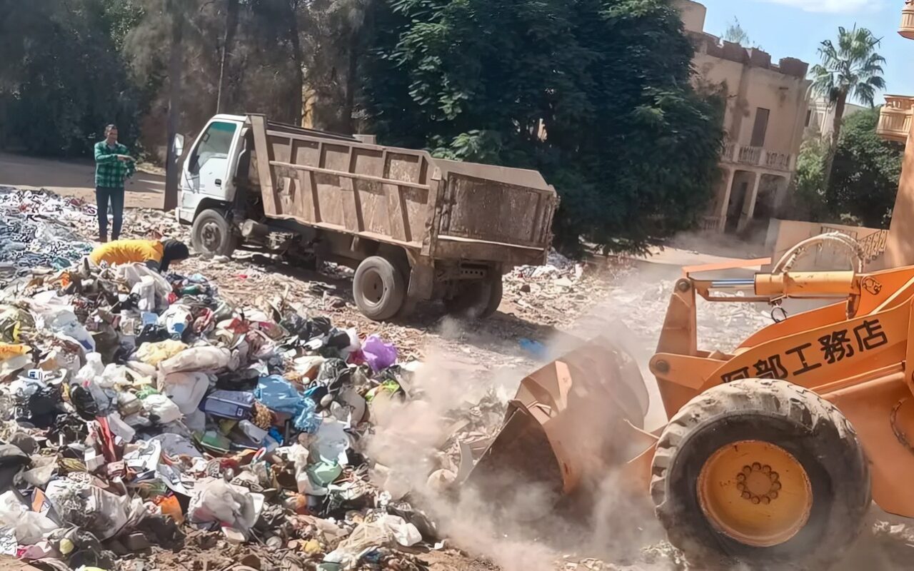 حملة نظافة مكبرة في أجا بالدقهلية، رفع مخلفات التطهير والهدم بقرية منية سمنود