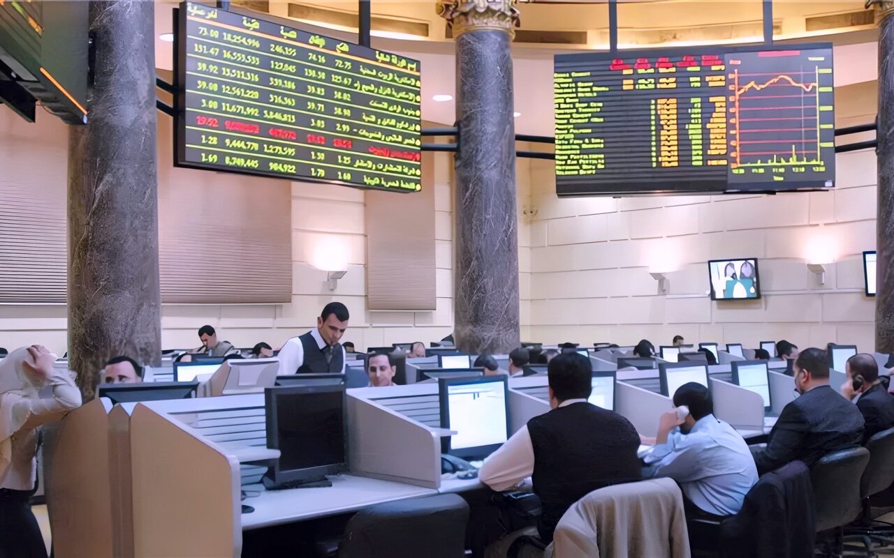 تباين مؤشرات البورصة بعد مرور 90 دقيقة من بدء تعاملات اليوم الأربعاء
