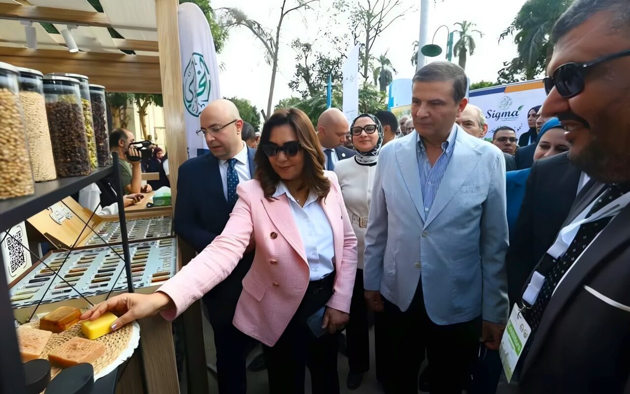وزير الزراعة خلال افتتاح مهرجان النباتات الطبية والعطرية: صادراتها تضاعفت لـ852 مليون دولار