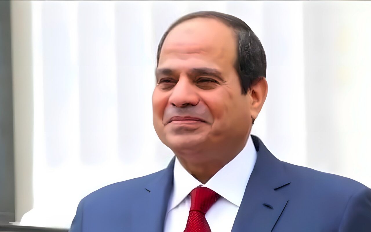 السيسي يدعو لإنشاء منطقة صناعية كورية متكاملة بالهيئة الاقتصادية لقناة السويس