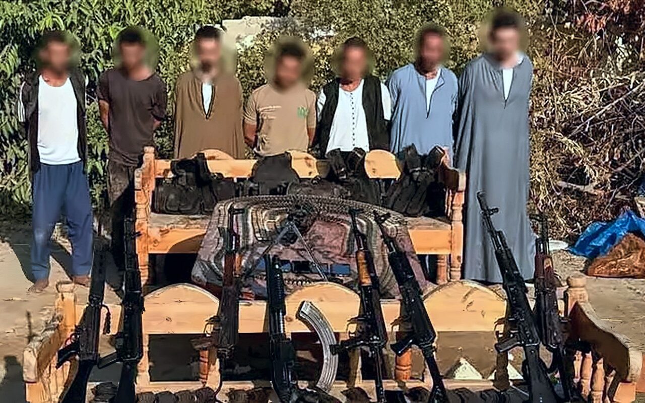 ضبط 7 عناصر إجرامية بالجيزة لاستيلائهم على 600 فدان وفرض إتاوات تحت تهديد السلاح