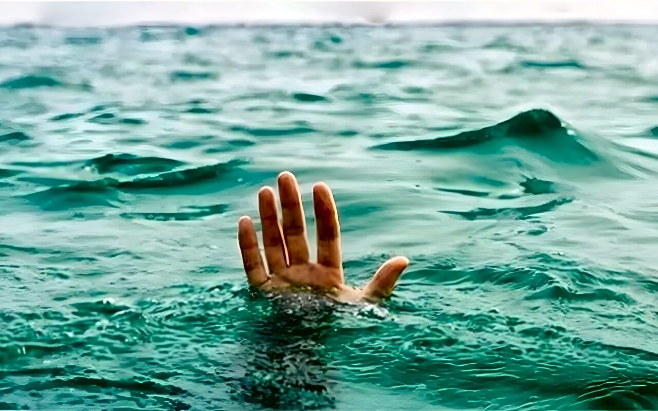 بعد غرق فتاة من ذوي الهمم بحمام سباحة نادٍ شهير، تعرف على اتهامات النيابة للمدرب