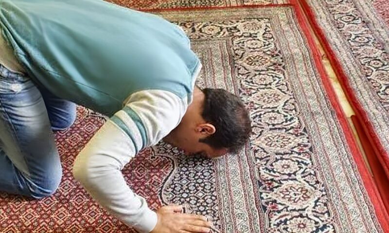 دعاء الصالحين في قيام الليل.. 8 كلمات عظيمة يكشفها علي جمعة