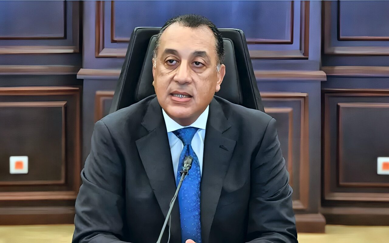 تطوير 350 منطقة غير آمنة والتخطيط لإنشاء 39 مدينة جديدة، أبرز رسائل رئيس الحكومة بمنتدى مصر