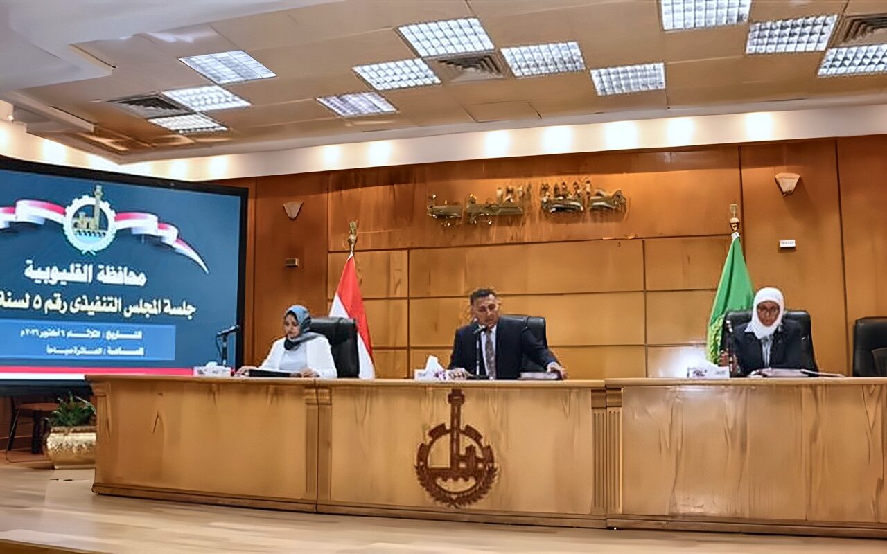 محافظ القليوبية يوجه بتكثيف أعمال النظافة ورفع المخلفات وتعزيز الرقابة على الأسواق