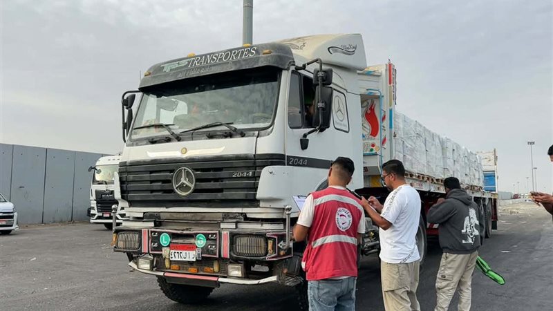 2850 طنًا من المساعدات إلى غزة، تفاصيل قافلة «زاد العزة 295»