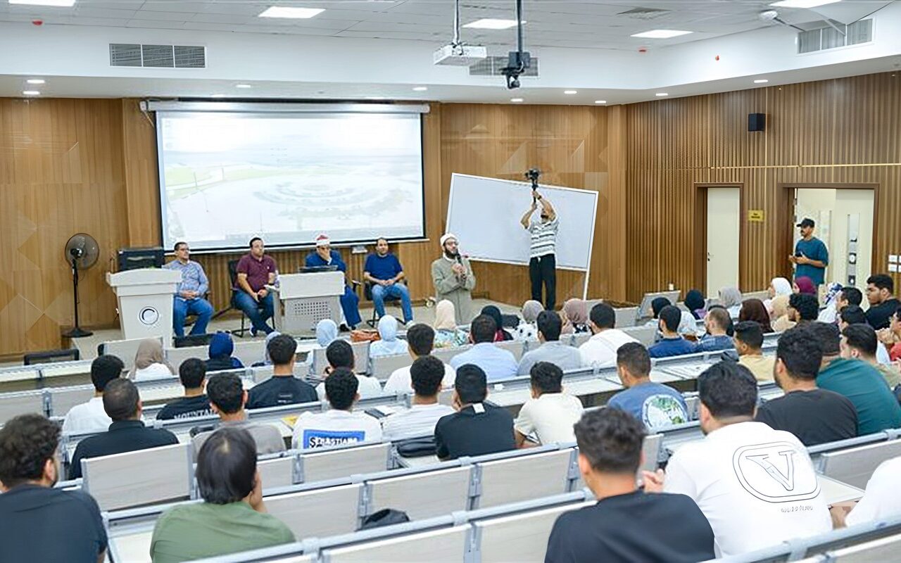 جامعة المنصورة الأهلية تنظم محاضرة لتعزيز الثقة بالنفس لدى الطلاب عن نصر أكتوبر