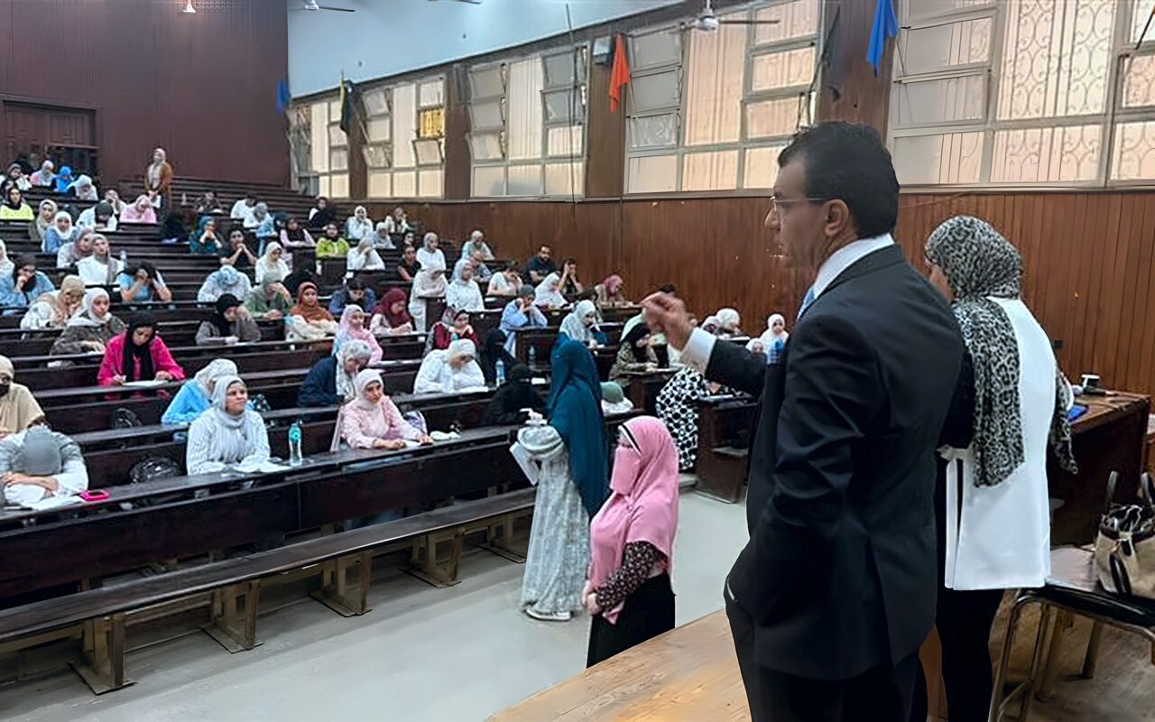 عقد امتحانات القبول بكلية الاداب بمرحلة الدراسات العليا لكل الأقسام