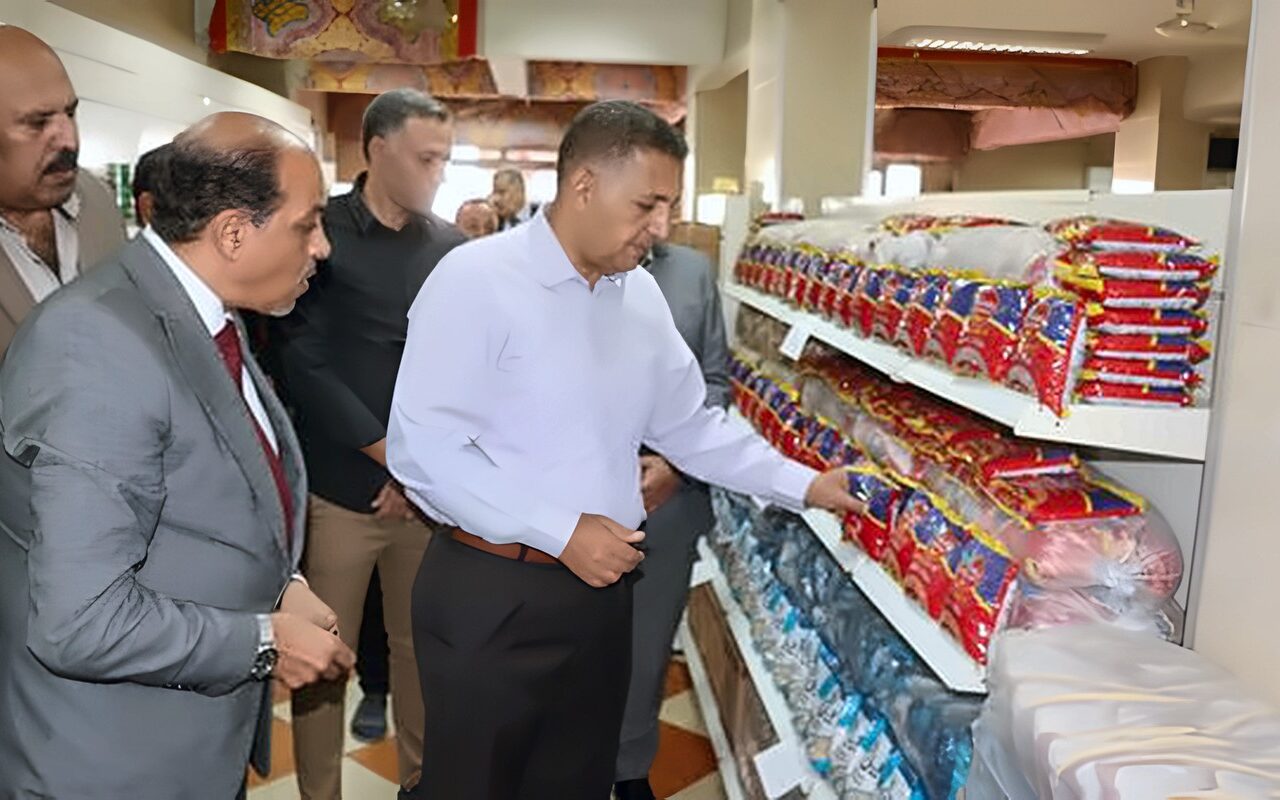 محافظ القليوبية يتفقد «دلتا ماركت» بقليوب وطوخ.. تخفيضات تصل إلى 25% على 30 سلعة غذائية