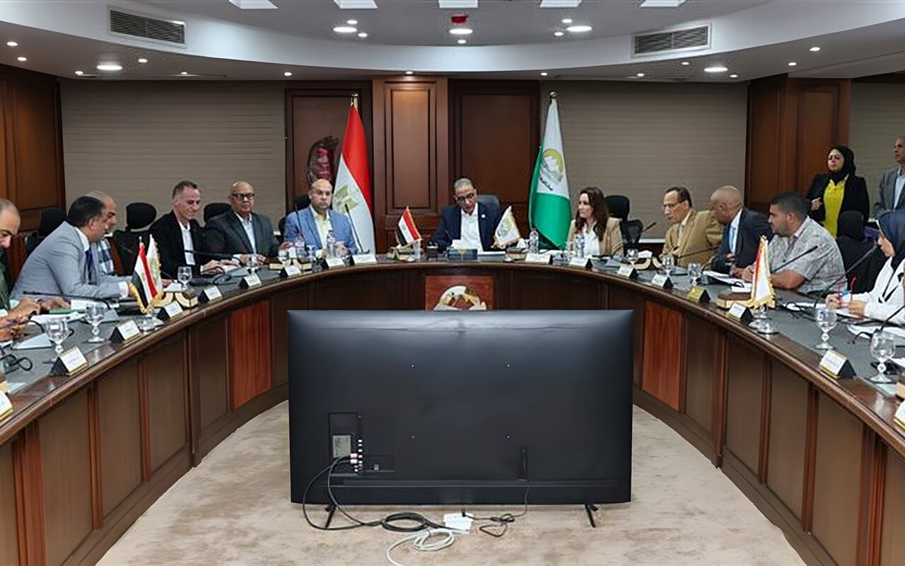 إزالة أدوار مخالفة ووقف توصيل المرافق، قرارات عاجلة من محافظ الجيزة لحل شكاوى المواطنين