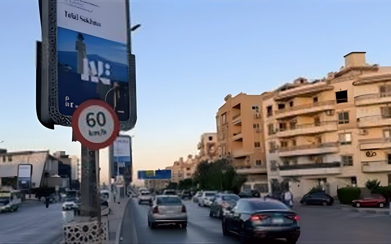 بعد شكاوى من مخالفات الرادار، الأمن يحسم الجدل بشأن السرعة على أحد محاور القاهرة