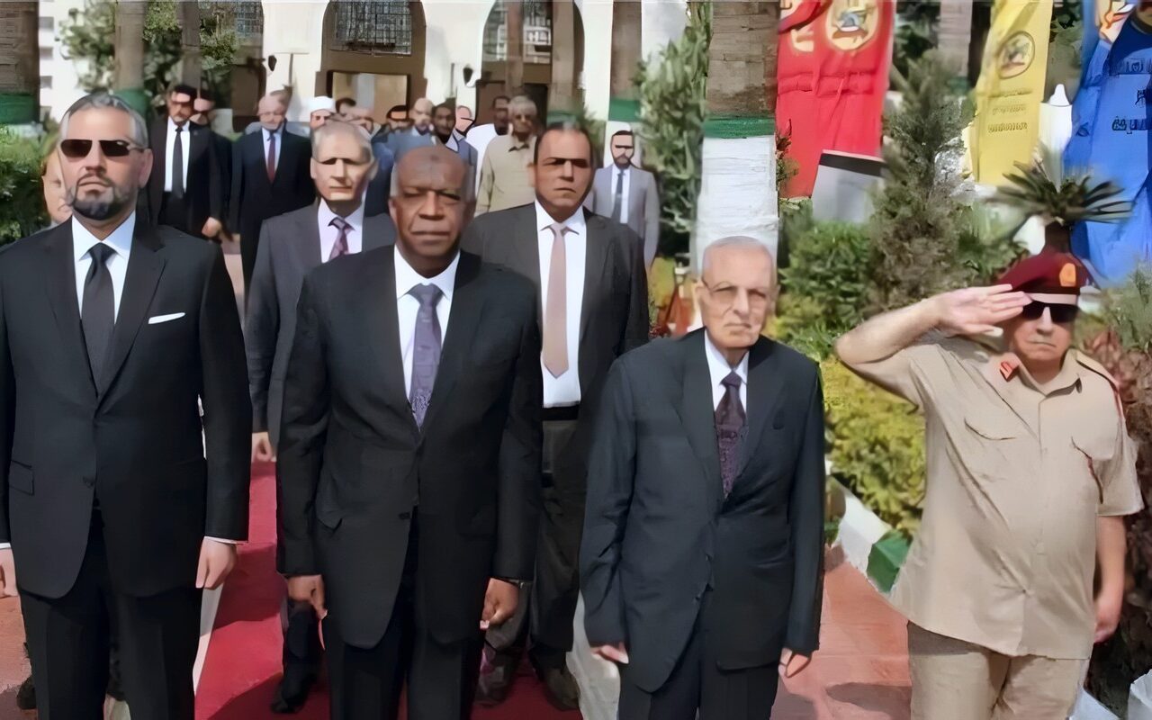 السفير عبدالمطلب ثابت يزور مقابر الشهداء العرب بالقاهرة.. ويستحضر تضحيات 16 شهيدًا ليبيًا