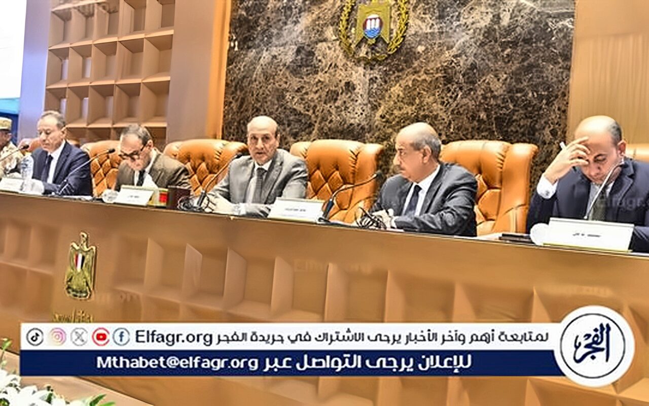 محافظ أسيوط يترأس اجتماعا للمجلس التنفيذي للمحافظة