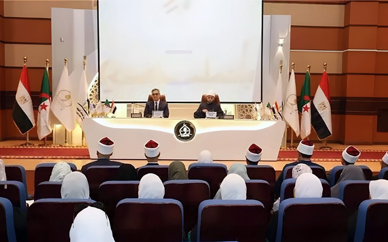 وزير الأوقاف والسفير الجزائري بالقاهرة يفتتحان الدورة التدريبية المشتركة لواعظات الجزائر ومصر بأكاديمية الأوقاف الدولية