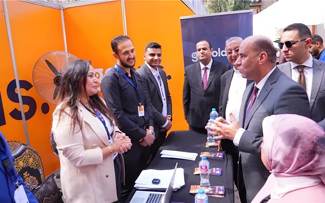وزير العمل يسلم شهادات لخريجي منح التدريب المهني.. ويفتتح ملتقى توظيف بمعهد “دون بوسكو”