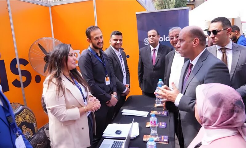 وزير العمل يسلم شهادات لخريجي منح التدريب المهني.. ويفتتح ملتقى توظيف بمعهد “دون بوسكو”