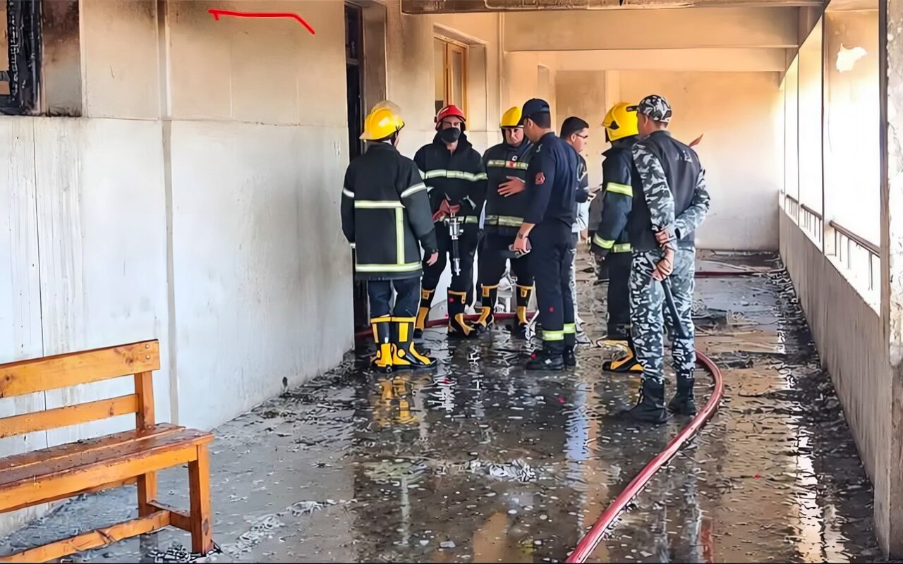 إخماد حريق داخل فصل في مدرسة بسوهاج