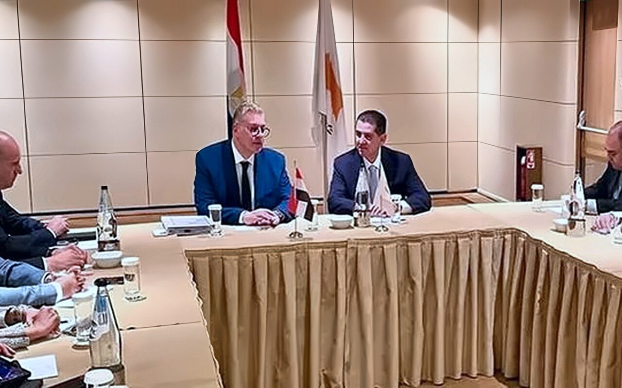 وزير البترول يبحث مع وزير الطاقة القبرصي تسريع مشروعات ربط الغاز القبرصي بالبنية التحتية المصرية