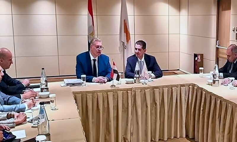 وزير البترول يبحث مع وزير الطاقة القبرصي تسريع مشروعات ربط الغاز القبرصي بالبنية التحتية المصرية