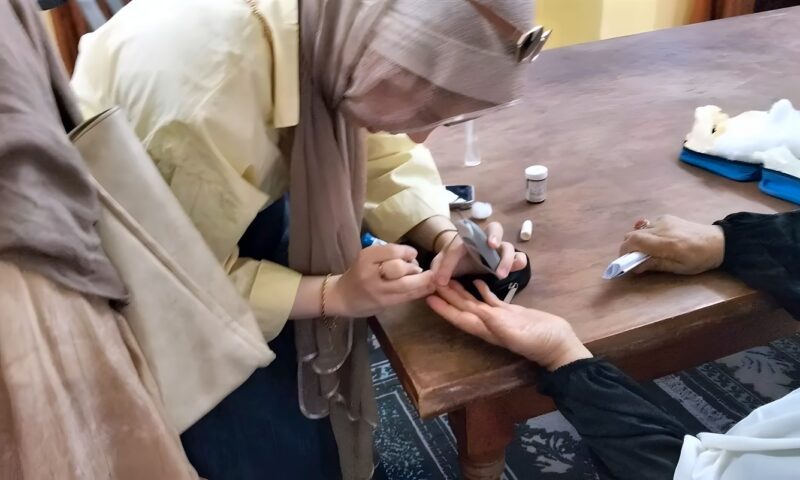 قافلة طبية من جامعة قناة السويس لتقديم الرعاية الصحية لكبار السن بالإسماعيلية