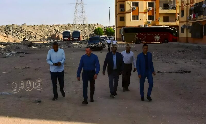 محافظ أسوان يوجه بإزالة الأدوار المخالفة بامتداد الإسكان المميز وحي العقاد (صور)