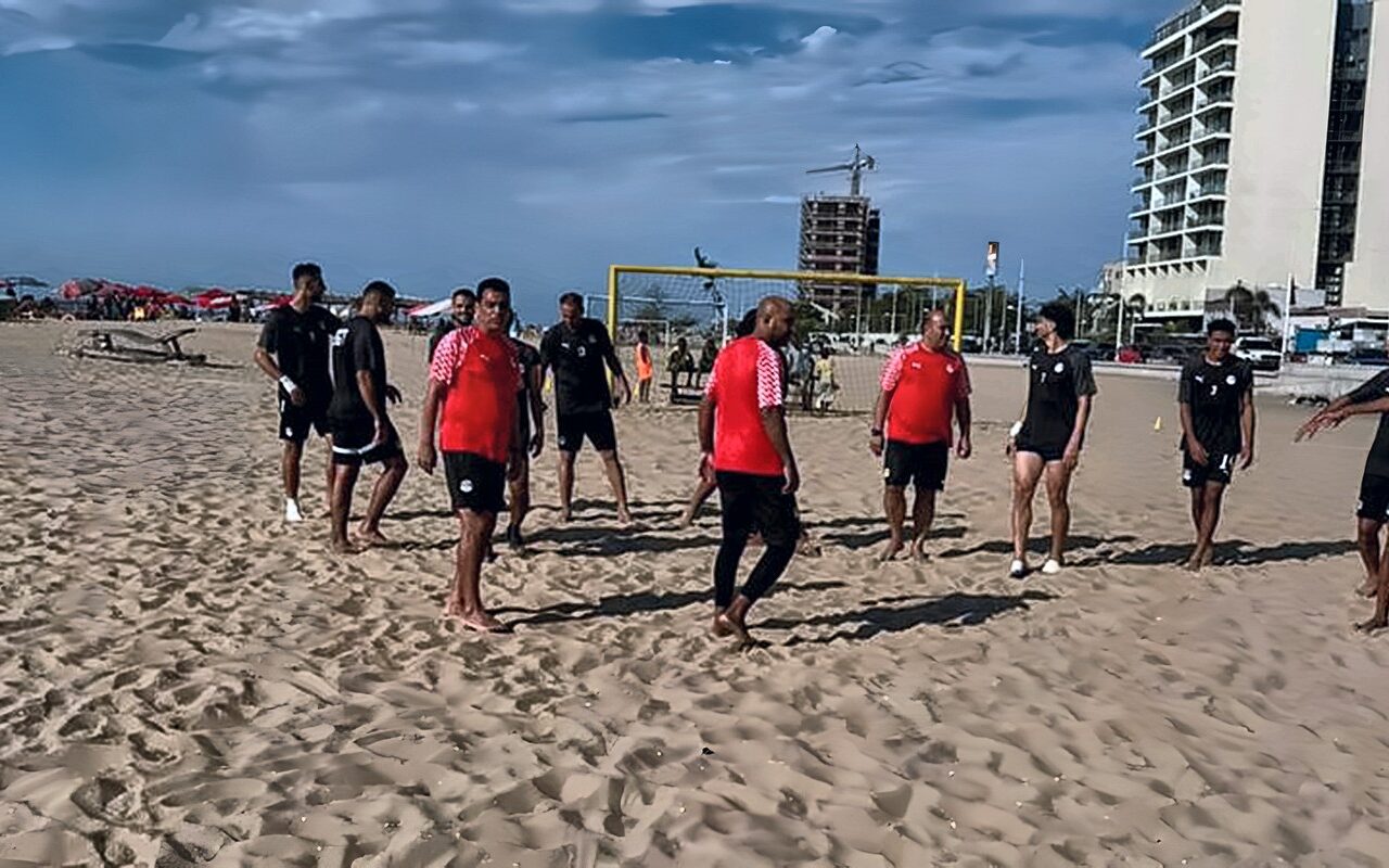 منتخب الشاطئية يخوض مرانه الأول في لواندا قبل مواجهة أنجولا الأحد (صور)