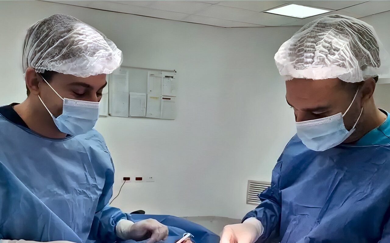 نجاح إصلاح كسر بعظام الأنف دون جراحة مفتوحة في مستشفى منفلوط النموذجي بأسيوط