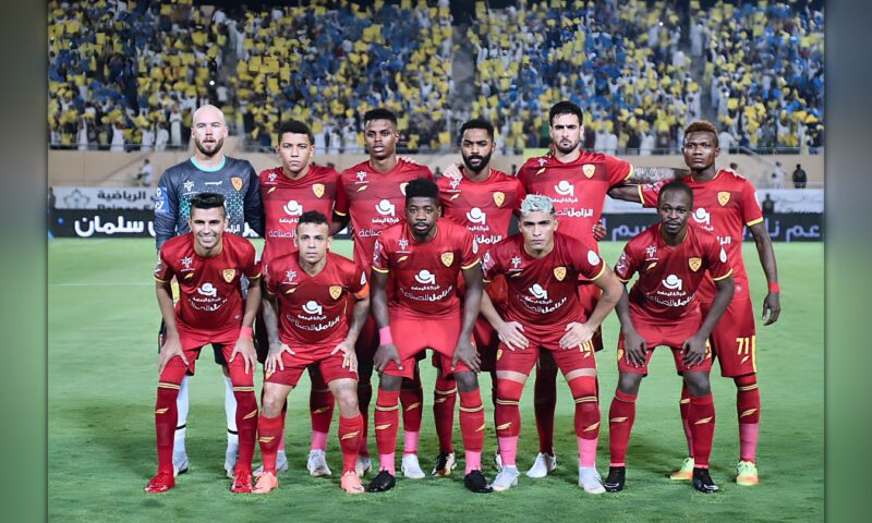 القادسية يفوز على أبها 2-1 ويتصدر الدوري السعودي مؤقتا