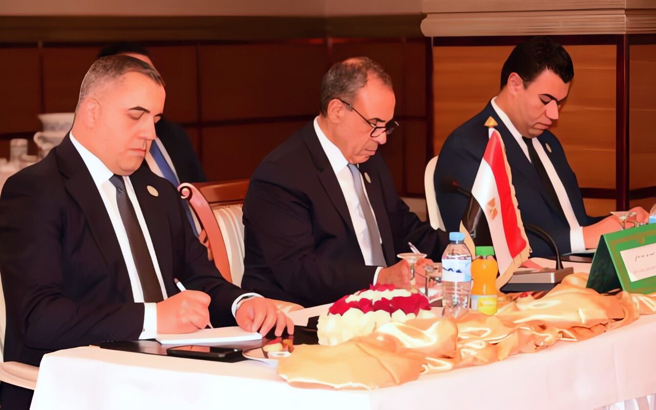 مصر والجزائر وتونس يؤكدون الرفض القاطع للتدخلات الخارجية في ليبيا