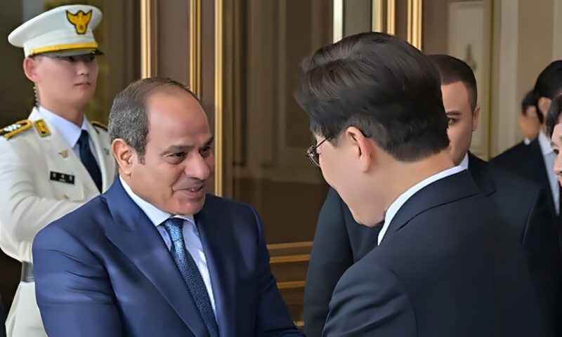 دراجة فاخرة ومرافقة جوية بـ “FA-50”.. كيف استقبلت كوريا الجنوبية الرئيس السيسي في سيول؟