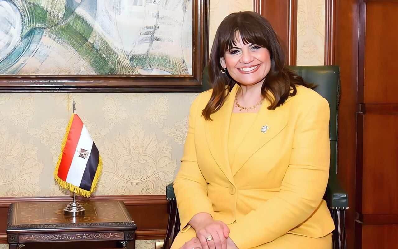 سها جندي: الجندي المصري لا يكلف الدولة مثل نظيره في أمريكا والصين.. وجيشنا أحد أقوى جيوش الشرق الأوسط