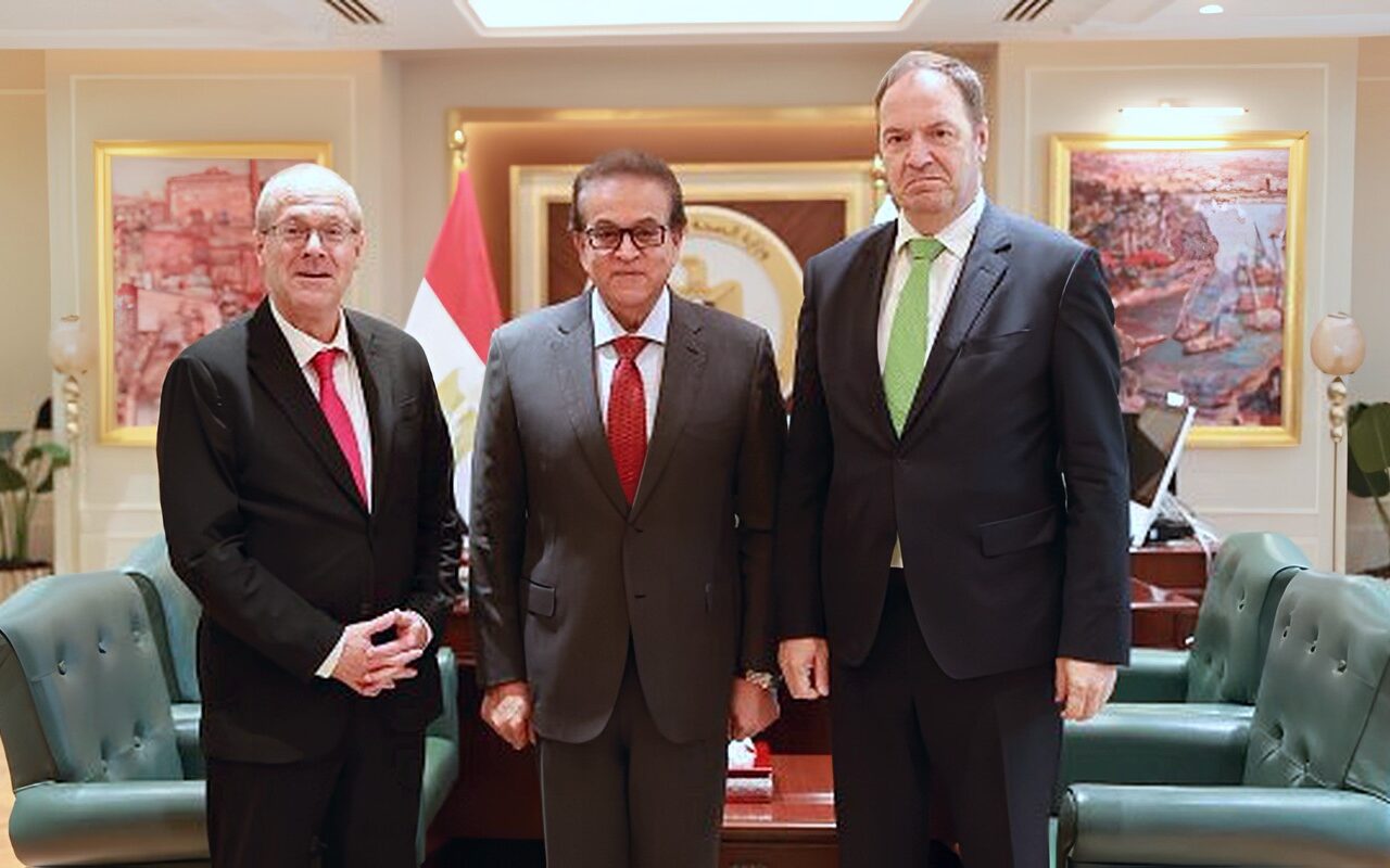 خالد عبدالغفار يناقش مع مرشح رئاسة الصحة العالمية رؤى جديدة لتعزيز كفاءة القطاع الصحي