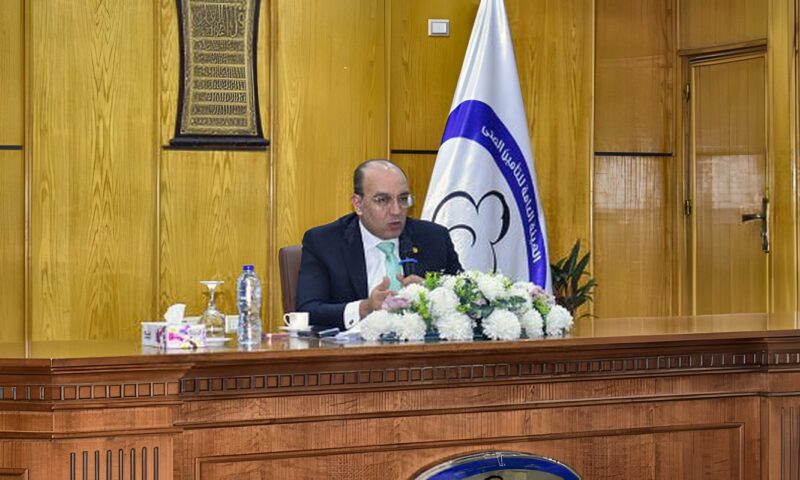 تعليمات وتوجيهات حاسمة.. تفاصيل اجتماع رئيس هيئة التأمين الصحي مع القيادات