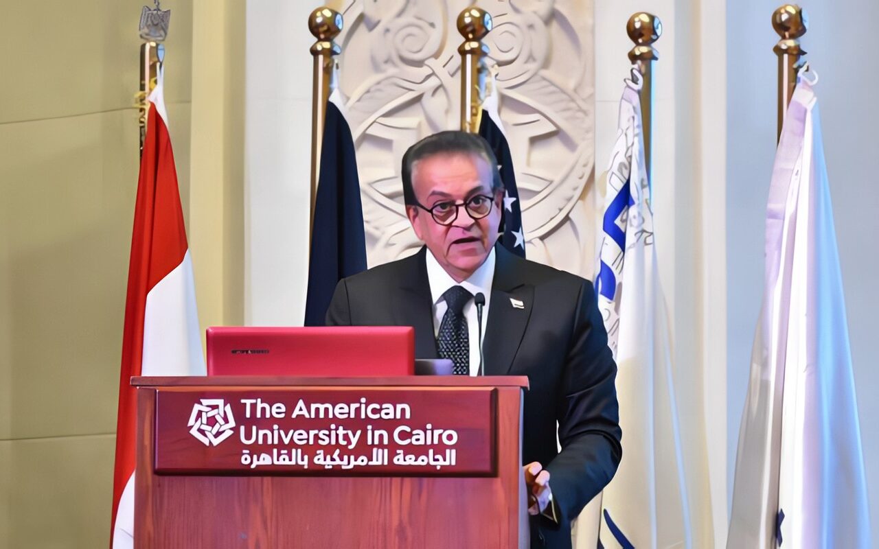 توصيات منتدى مصر 2026 .. تفاصيل زيادة رواتب الفريق الطبي وإضافة سيارات إسعاف للأسطول