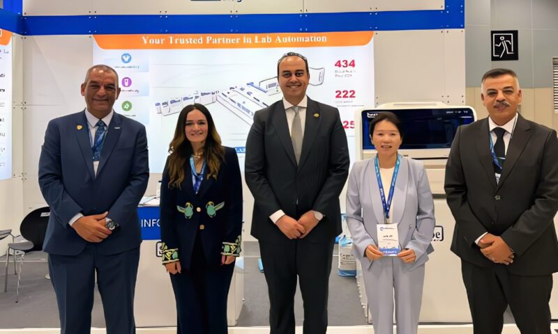السبكي يتفقد أجنحة المعرض الطبي المصاحب للمؤتمر العالمي الـ 49 للمستشفيات بكوريا الجنوبية
