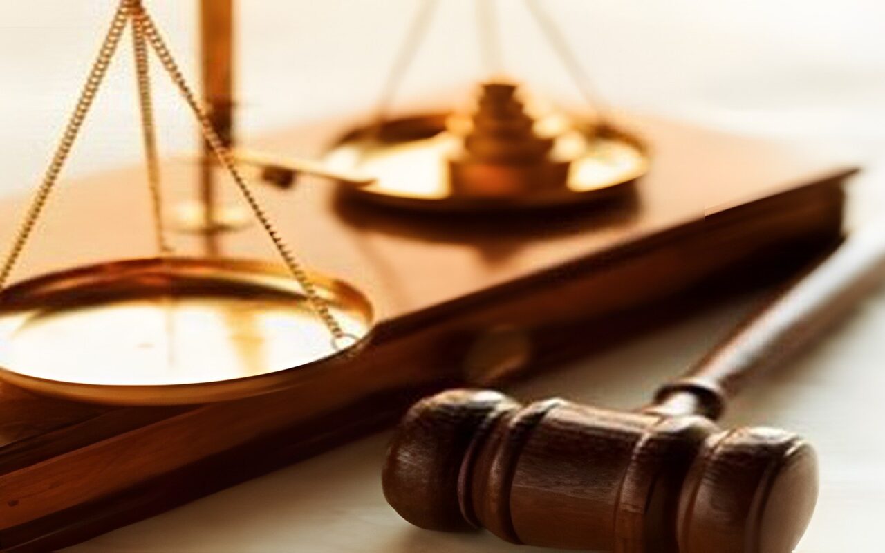 القانون يلزم الحصول على ترخيص لاستخدام أجهزة تشفير خدمات الاتصالات