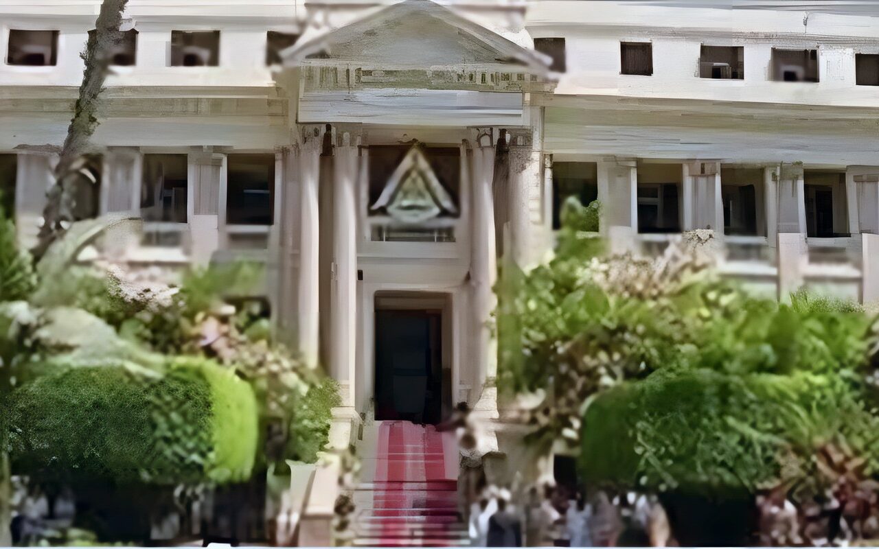 جامعة بنها تفتح باب الإعفاء من المصروفات الدراسية لطلاب «تكافل وكرامة» وتحدد الأوراق المطلوبة